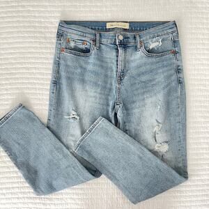 Gap Best Girlfriend Distressed Straight Leg Jeans in Light Blue Wash Size 28